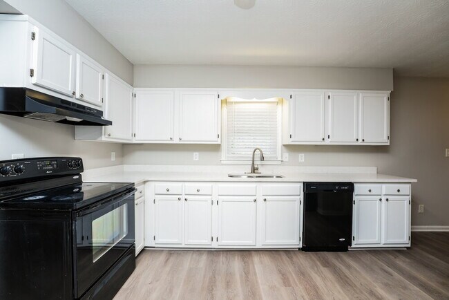 Building Photo - 2130 Grayfield Dr