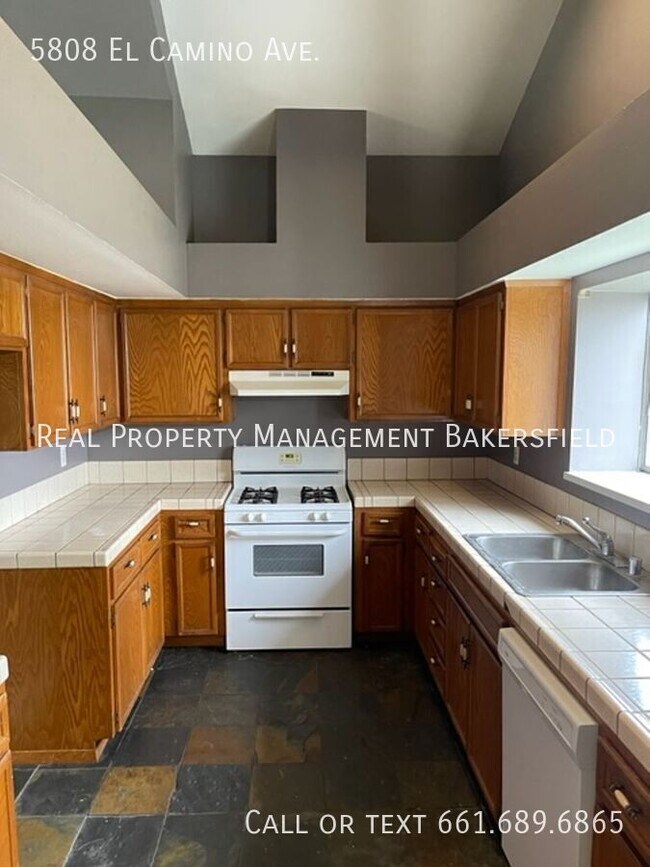 Building Photo - 5808 El Camino Ave