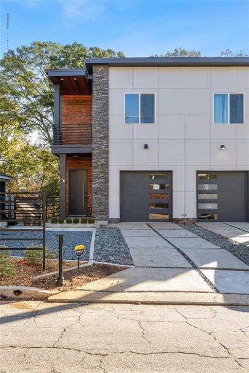 Building Photo - 147 Hutchinson St NE