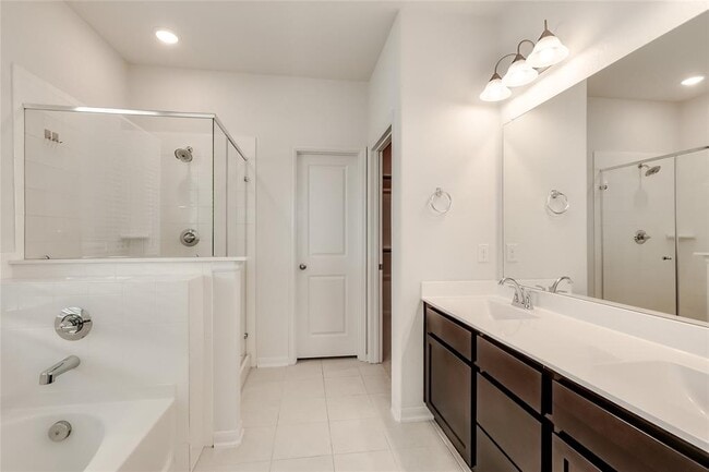 Building Photo - 252 Clear Frk Lp