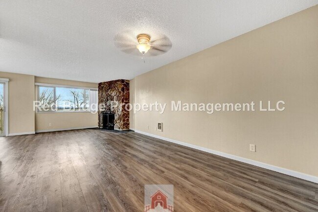 Building Photo - 4314 Southwest View Point Ter