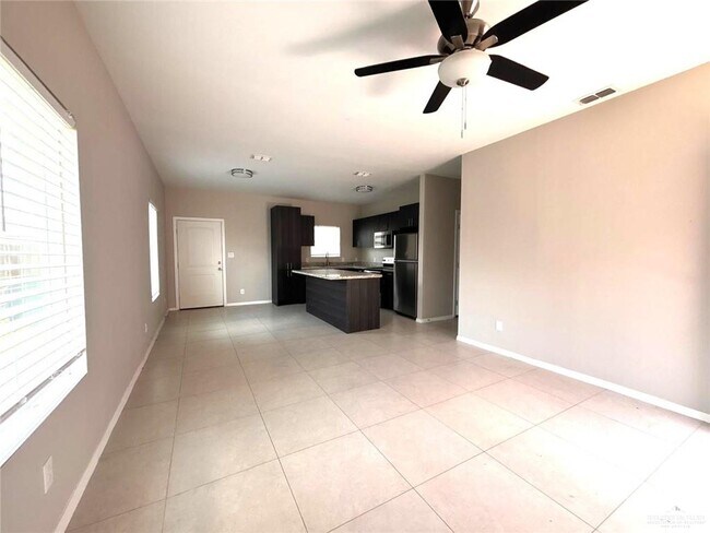 Building Photo - 1405 Alta Vista Dr