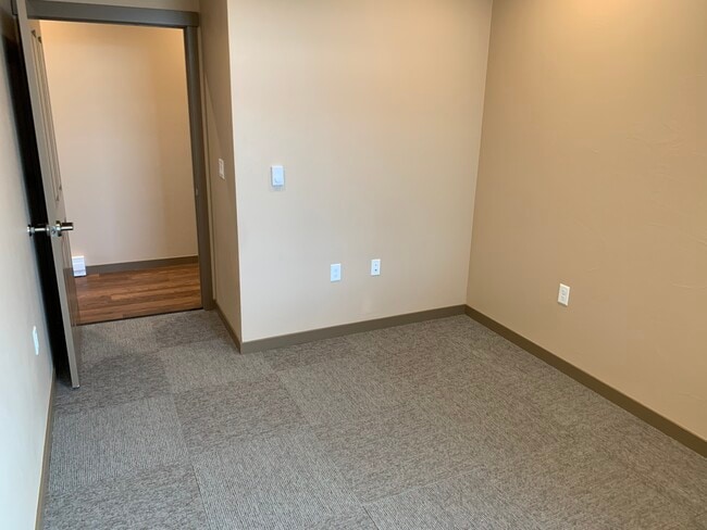 Building Photo - 2910 Overlook Blvd