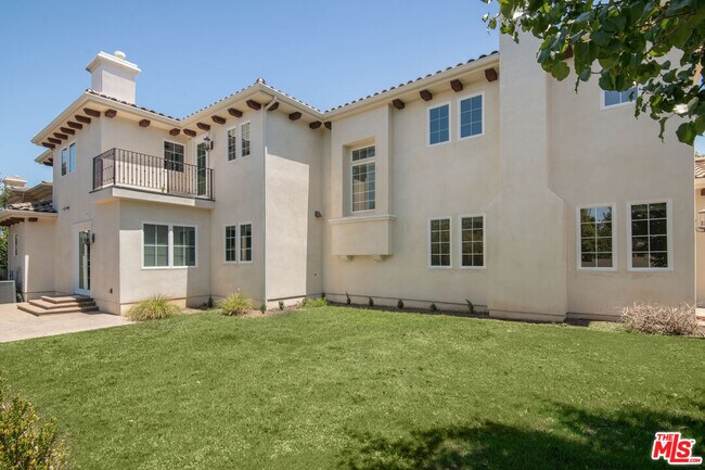 Building Photo - 18326 Columbus Cir