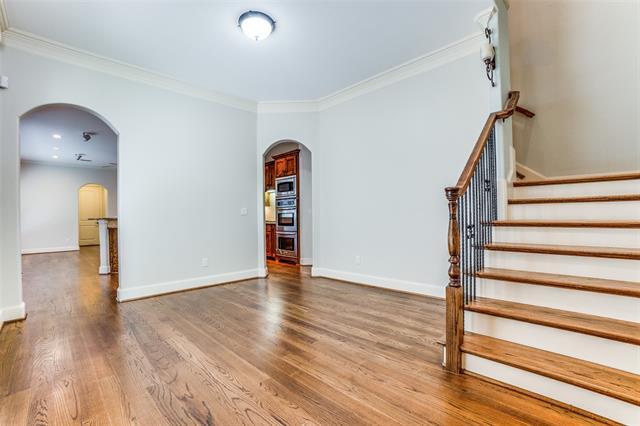 Building Photo - 5630 Ellsworth Ave