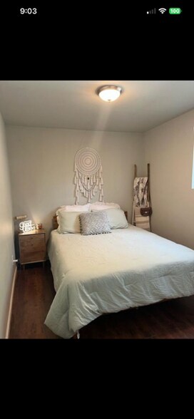 Bedroom - 19723 Hiawatha St