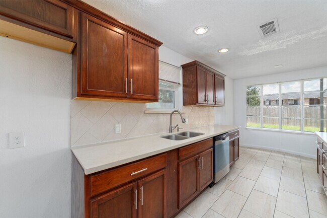 Building Photo - 10907 Sageleaf Ln