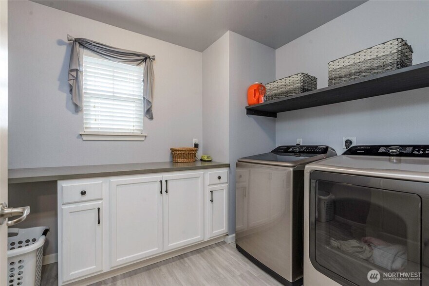 Building Photo - 1438 Farina Lp SE