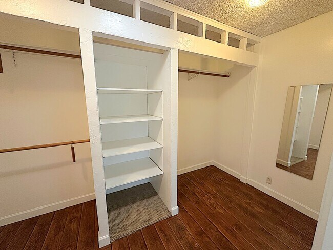Building Photo - BEAUTIFUL 3 BDRM/2BATH ENCINO HOME