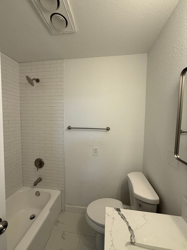 Building Photo - Spacious 3BR + Loft | 2.5BA | Large Yard |...