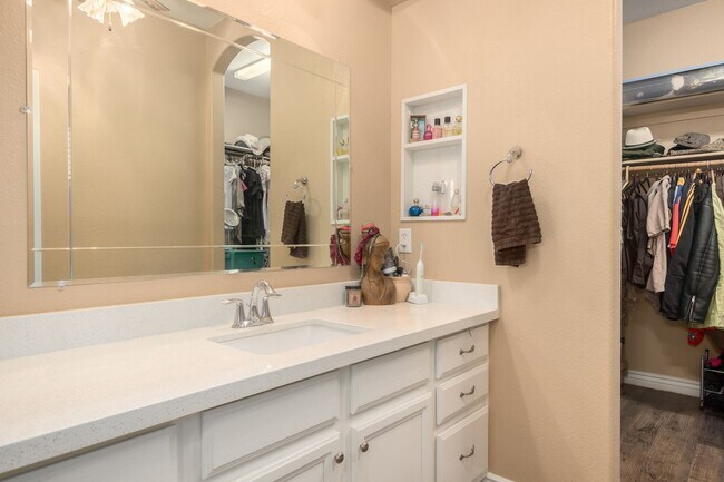 Building Photo - Beautiful 4 Bedroom Home on 1.25 ACRES in QUEEN CREEK!