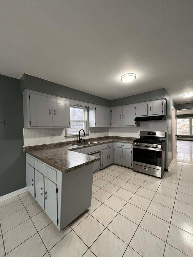 Building Photo - 6138 S Kilpatrick Ave