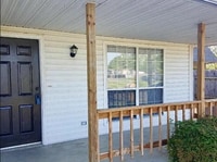 Building Photo - N Willow Dr Duplex