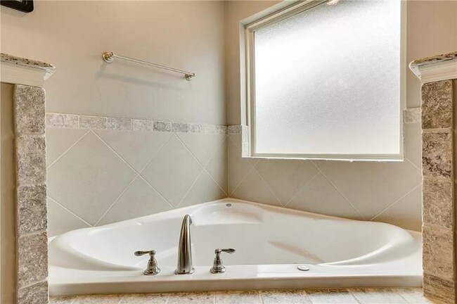 Building Photo - 8309 NW 160th Ct