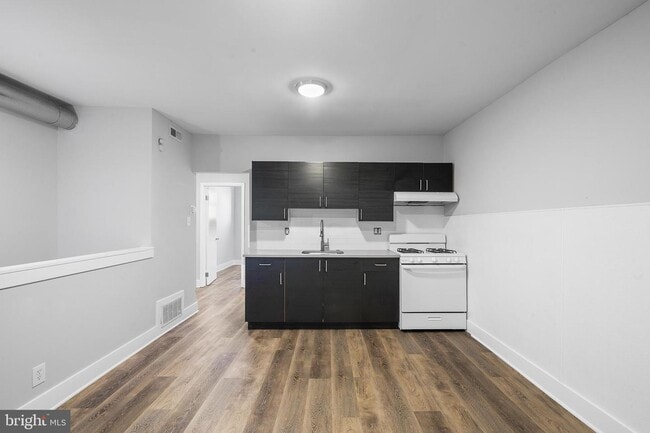 Building Photo - 1217 S 28th St
