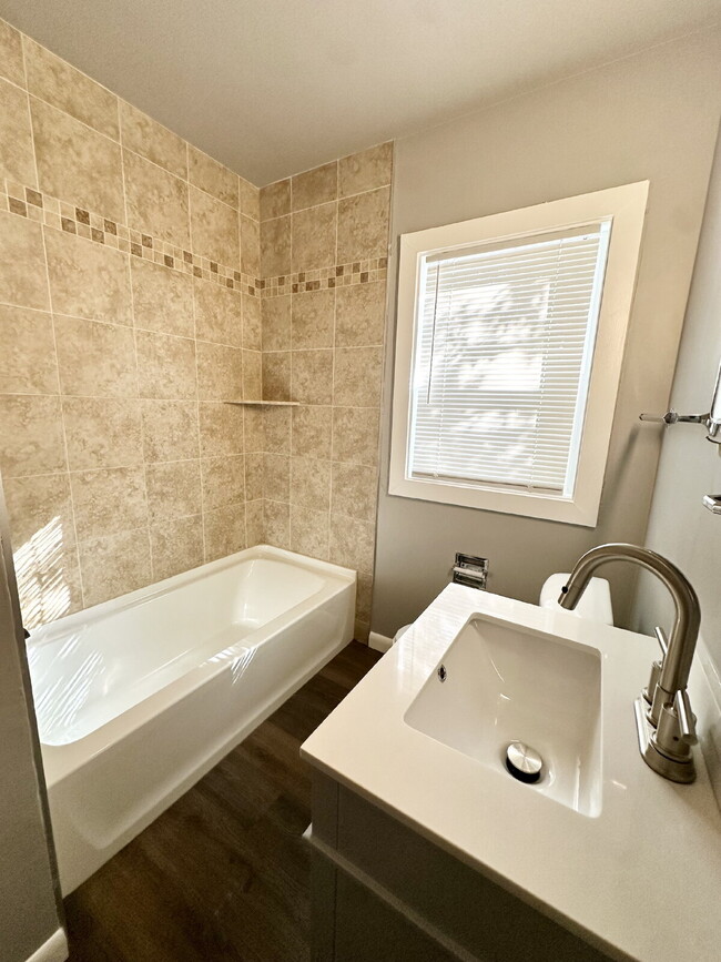 Building Photo - "Charming 1-Bedroom Haven in Cheyenne's He...