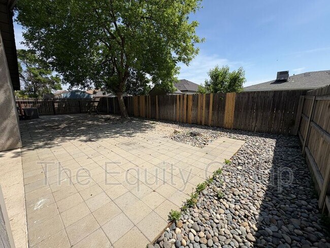 Building Photo - 1040 N Sumter Ct