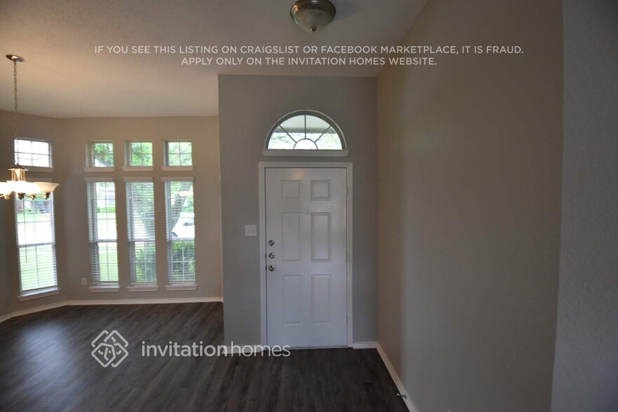Building Photo - 8306 Circleview St