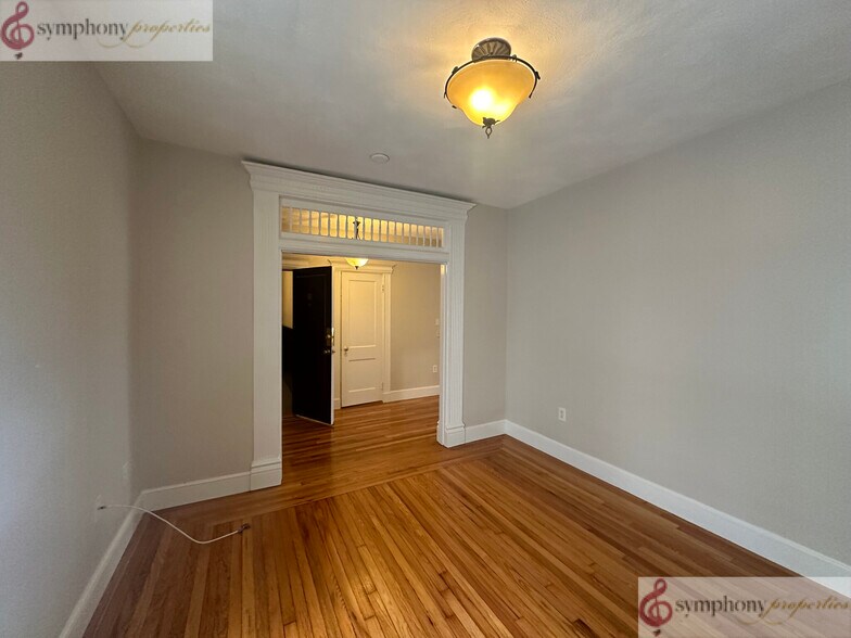 Building Photo - 1109 Boylston St