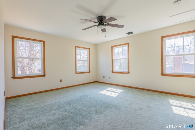 Building Photo - 9 Pleasant St