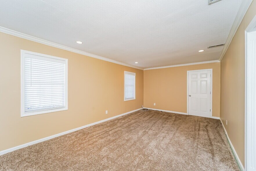 Building Photo - 6506 Missionary Ridge Dr