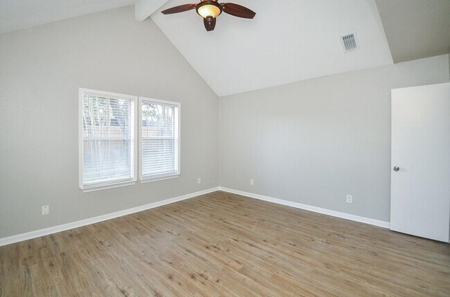 Building Photo - 155 April Waters Dr W