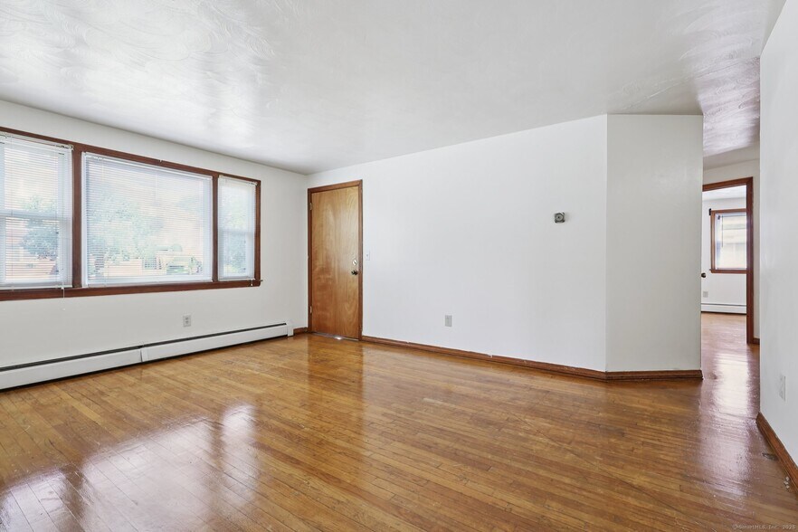 Bedroom 3 - 37 Cumberland Dr