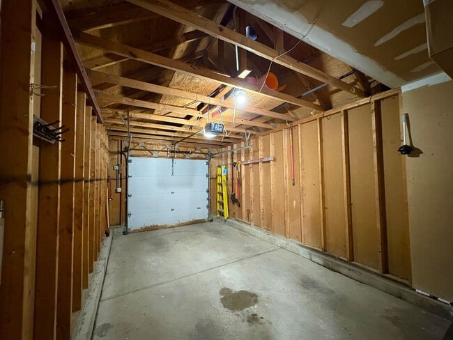 Building Photo - 15 Yardley Ct