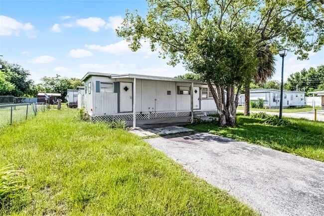 Building Photo - 2854 Lake Alfred Rd
