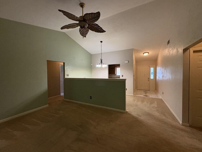 Building Photo - 460 Merlin Ct