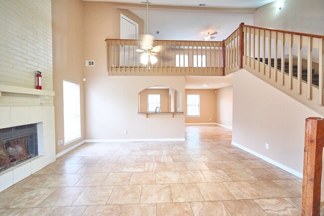 Building Photo - 10126 Northview Dr