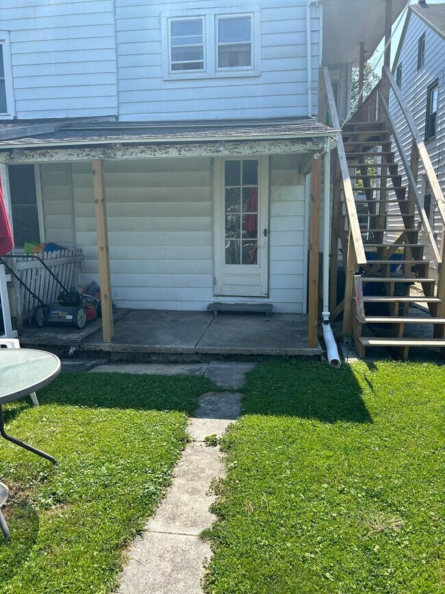 Building Photo - 214 S Catherine St