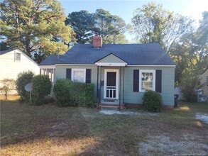 Building Photo - 225 Pinecrest Dr