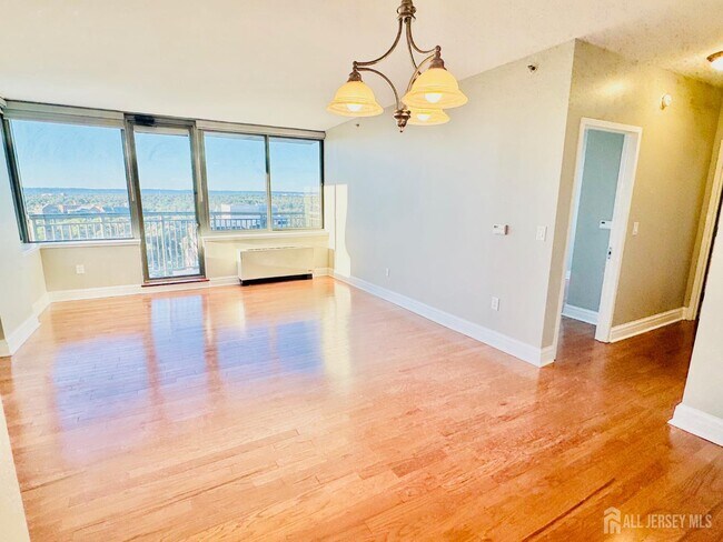 Building Photo - 1 Spring St