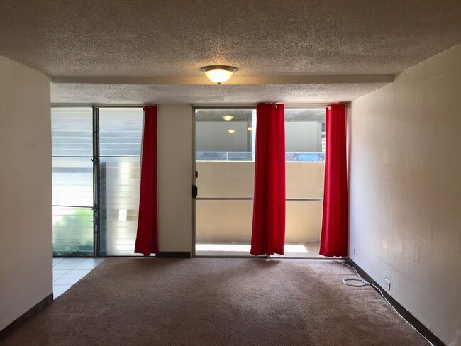 Primary Photo - Pearlridge Sunset: 3 Bedroom, 1 Bath Condo...