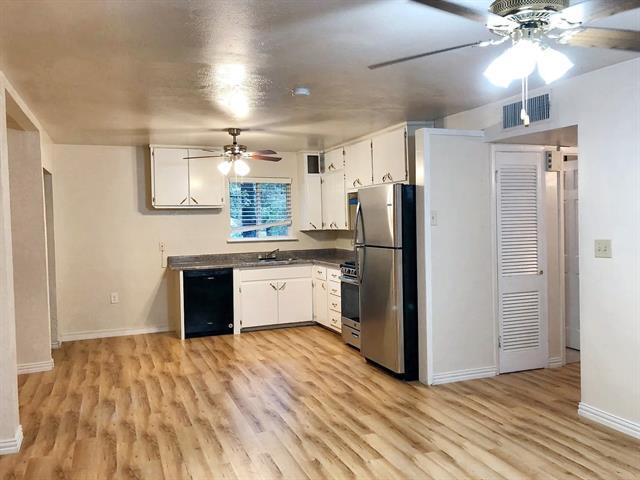 Building Photo - 1911 Mimosa Dr