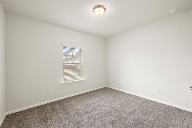 Building Photo - 205 Durango Downs Dr