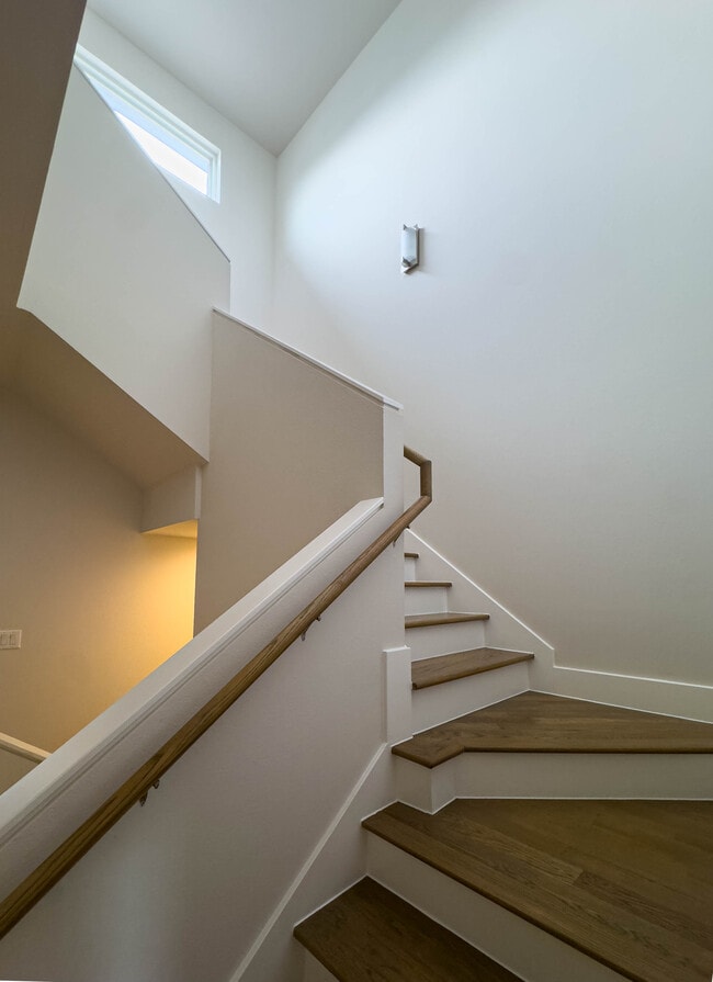 Building Photo - 2717 St Emanuel St