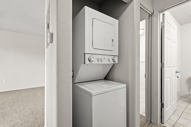 Building Photo - 1 Bed/1 Bath in 55+ Independent Living Community