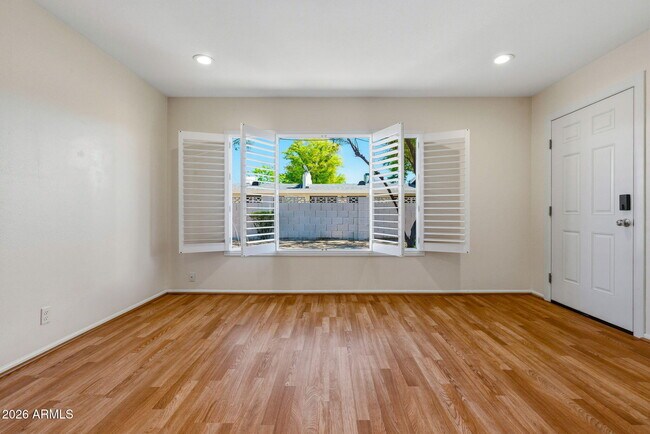 Building Photo - 3640 E Montecito Ave