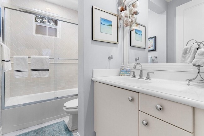 Building Photo - 75 NE 5th Ave