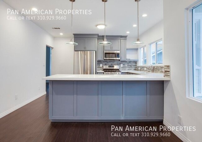 Building Photo - 2767 W 8th St