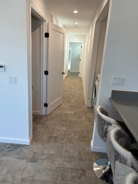 Building Photo - 691 Requeza St