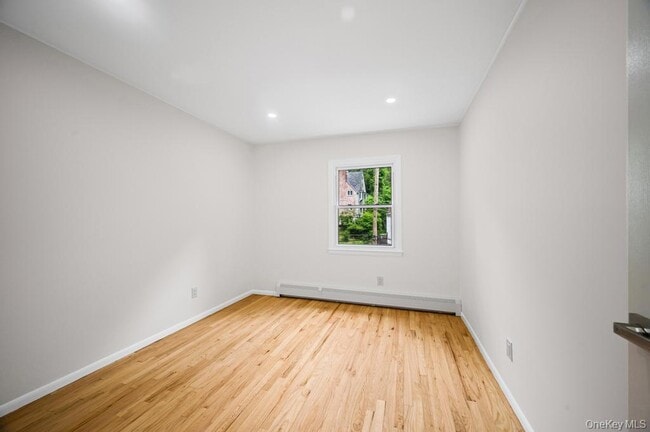 Building Photo - 26 Ravine Rd