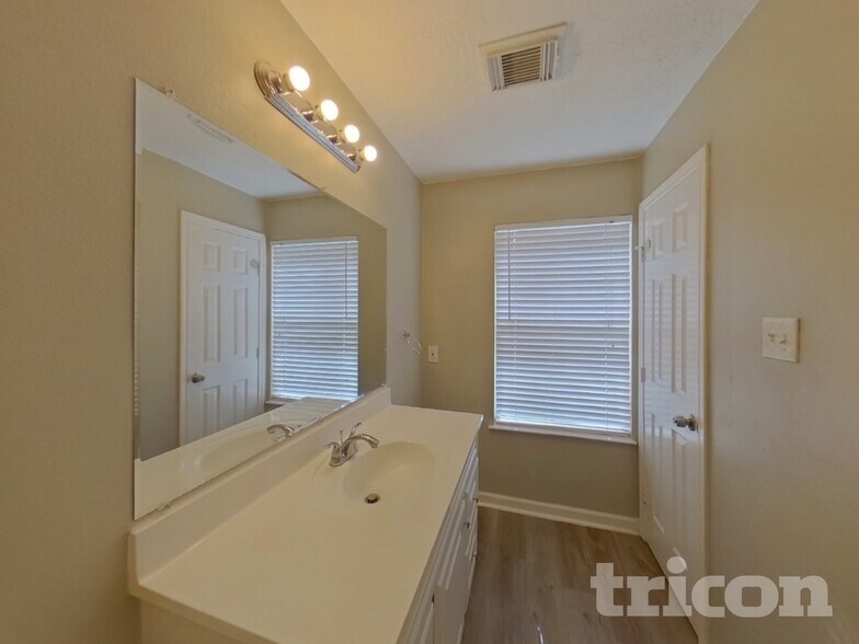 Building Photo - 22042 Soft Pines Ct