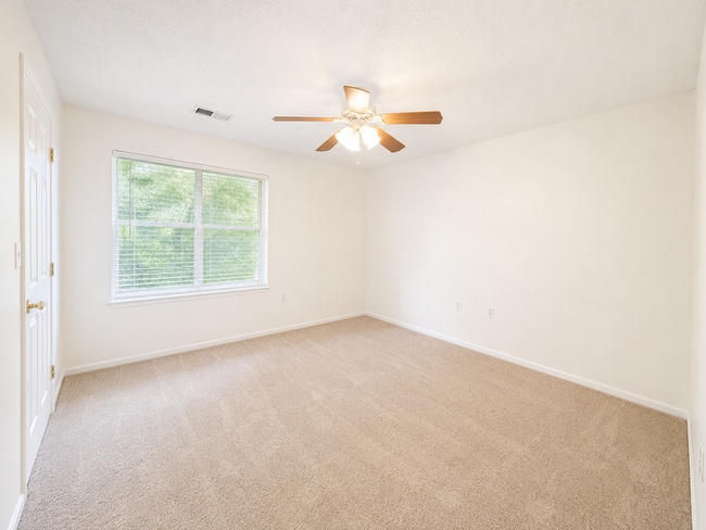 Building Photo - Spacious 2BR Condo with Flex Space & Private Balcony in Crestwood’s Madison Park