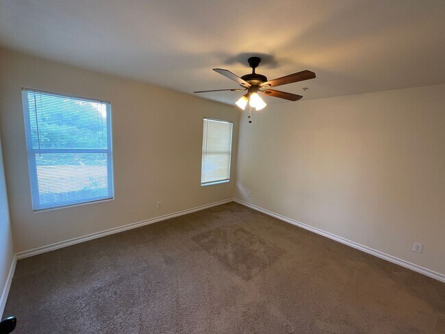 Building Photo - 6403 Aspen Hill