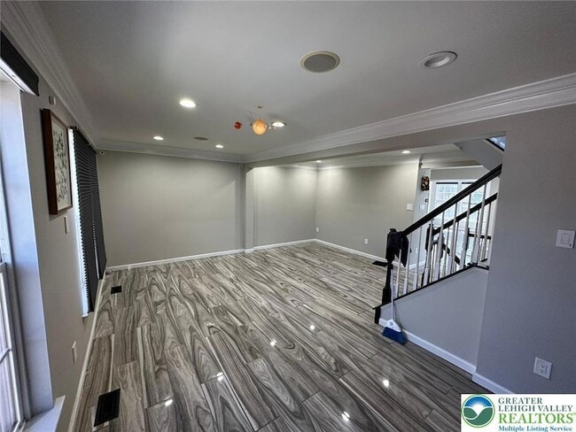 Building Photo - 112 Knollwood Dr