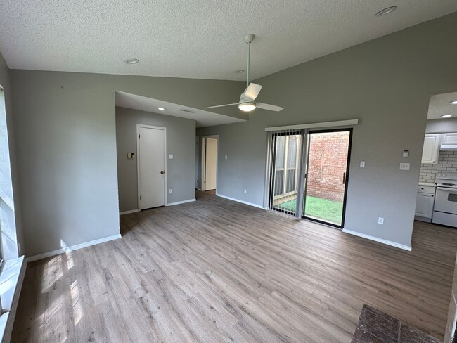 Building Photo - 4738-4740 Berridge Lane