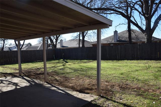 Building Photo - 811 Meadowlark Dr